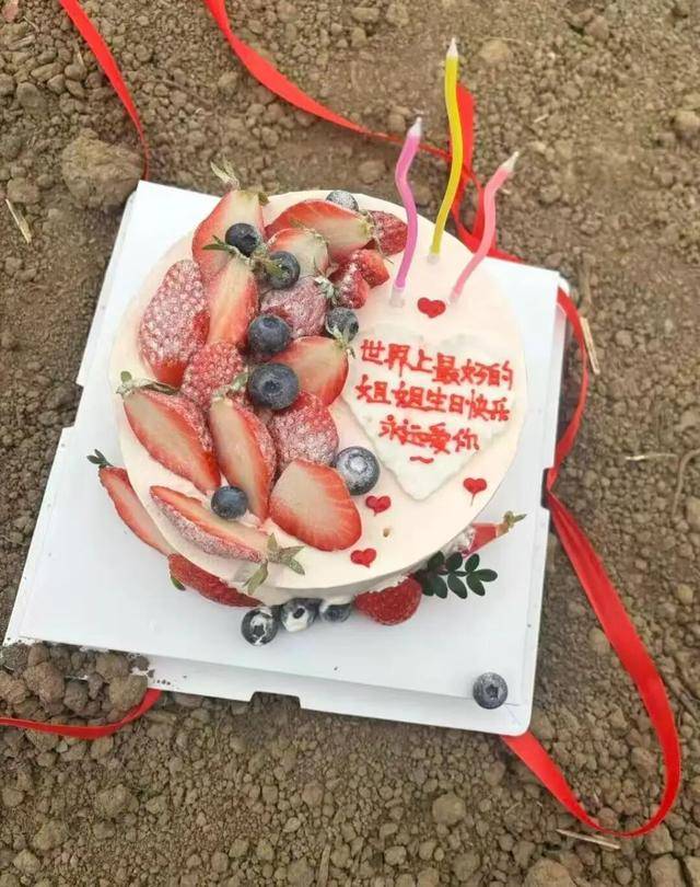 巴西乙组联赛
_妻儿三人被杀案受害者金手镯被剪断巴西乙组联赛
,失窃48克金首饰在货车上被找到,丈夫称案发数月前曾借5000元给嫌犯