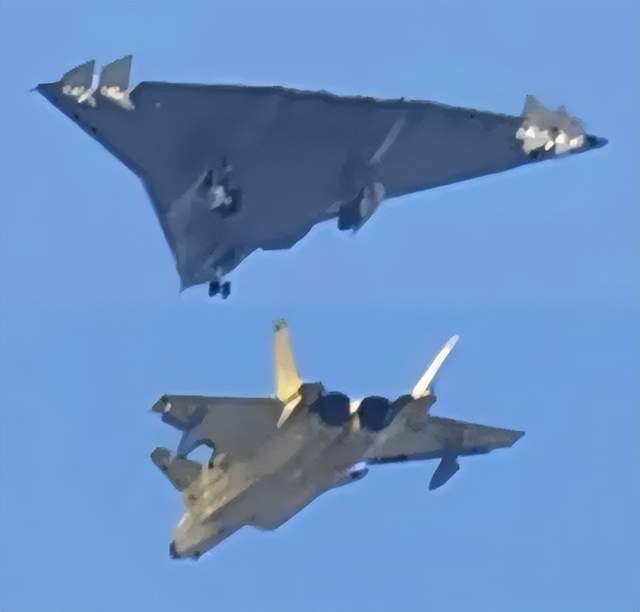 阿根廷乙组曼特波里顿联赛_2025年即将结束阿根廷乙组曼特波里顿联赛，轰-20今年还有机会出场吗？