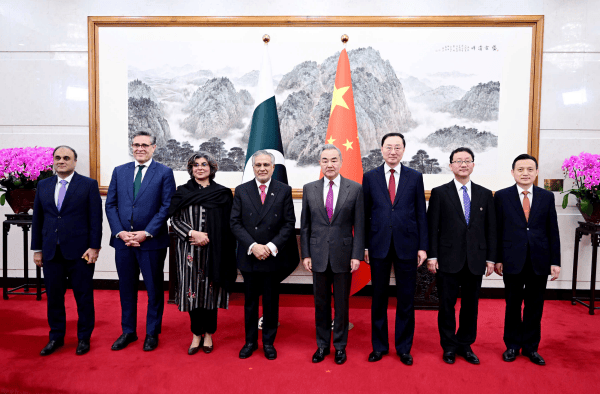 乌德勒支青年队vs阿贾克斯青年队_王毅：乌德勒支青年队vs阿贾克斯青年队我们从不认为哪一个国家可以充当国际警察