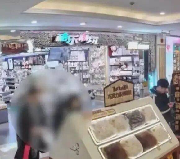 皇冠登3代理申请_情侣约会求“刺激”皇冠登3代理申请,双双被抓,审讯时互相甩锅